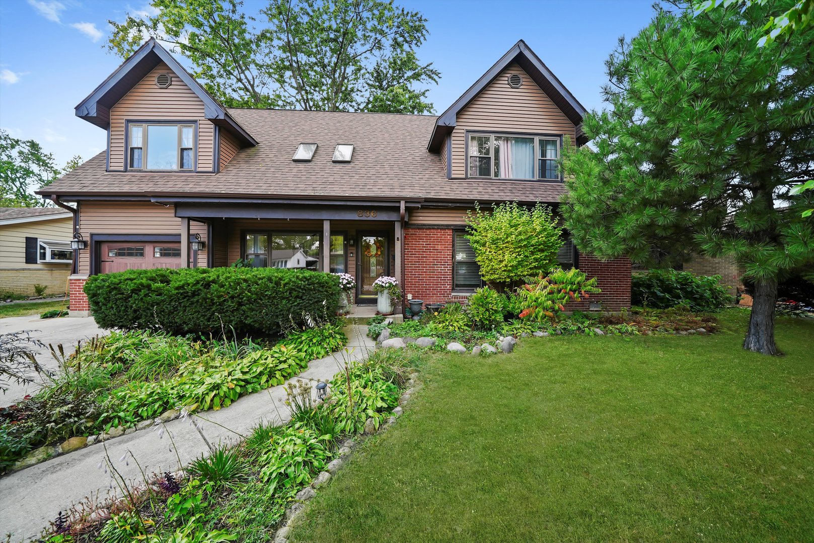 836 Bonita Avenue, Elk Grove Village, IL 60007