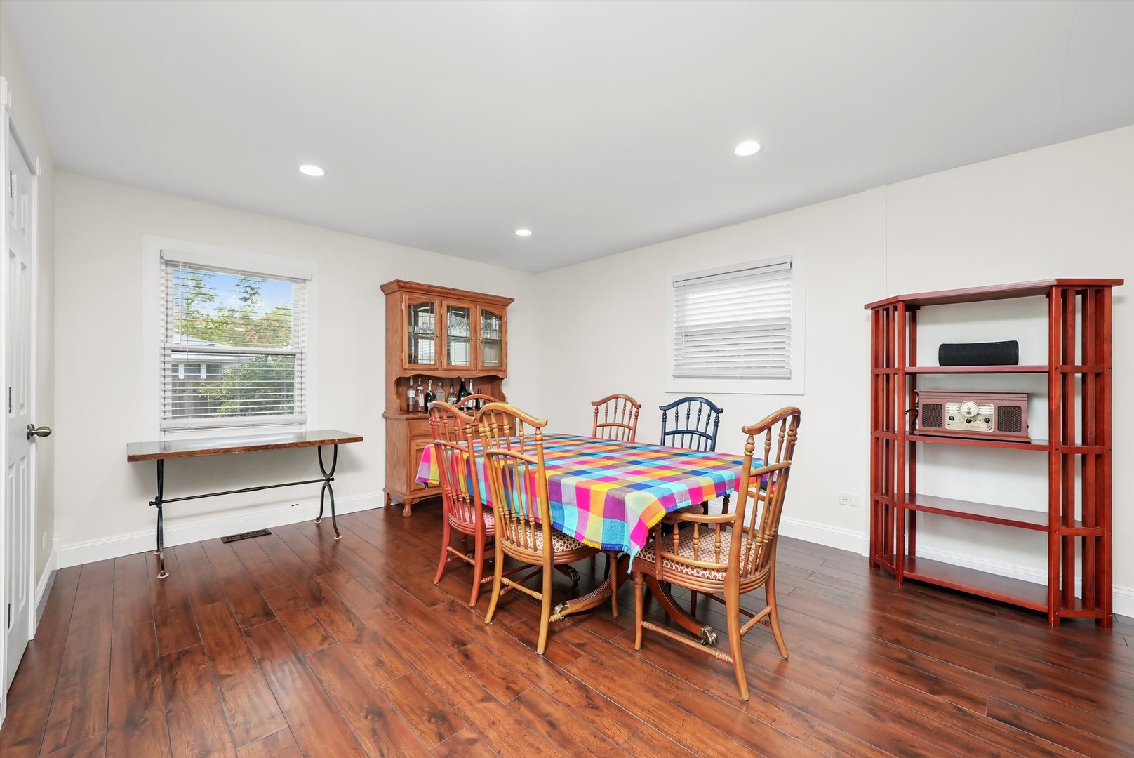 836 Bonita Avenue, Elk Grove Village, IL 60007