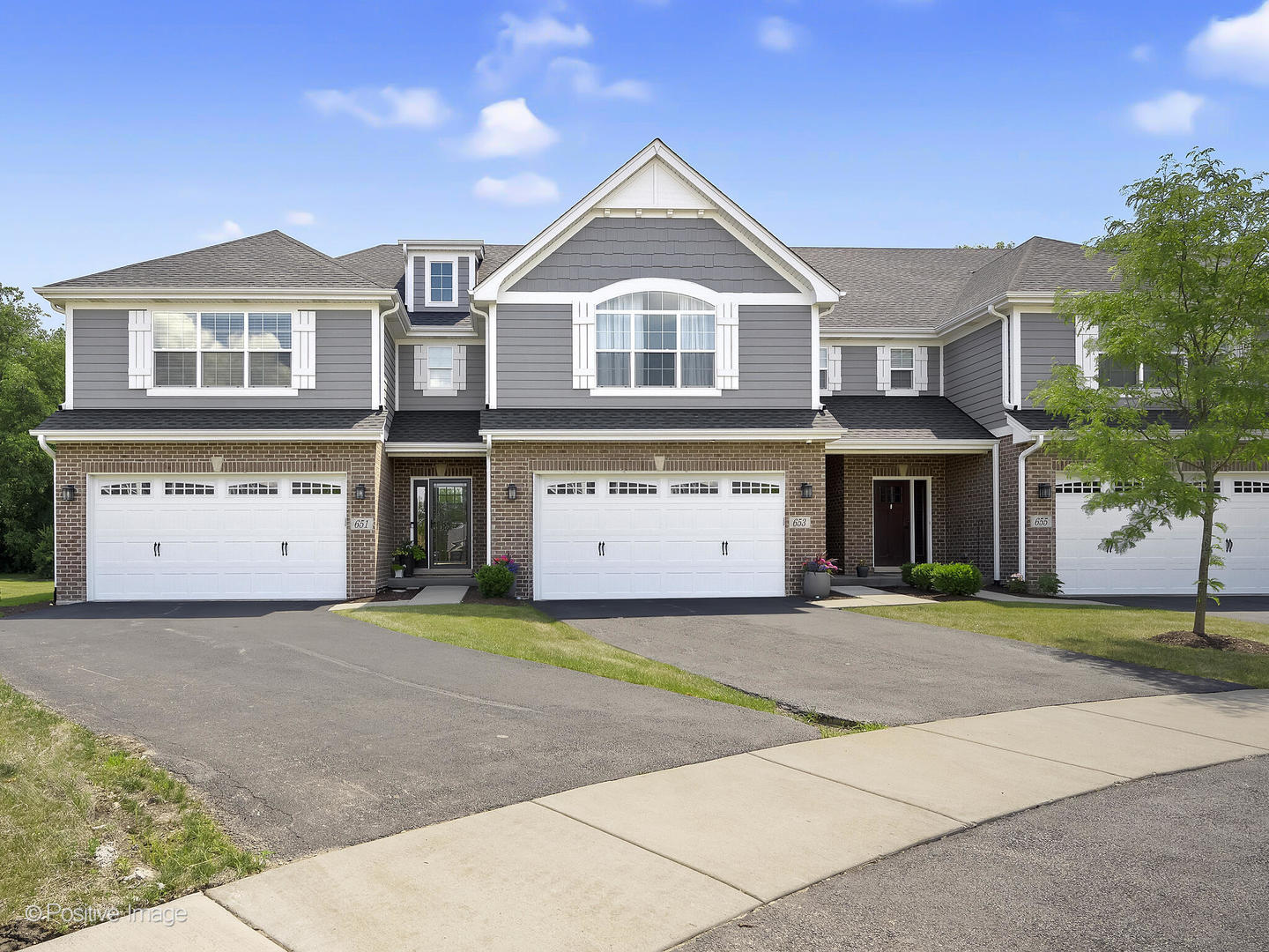 651 Bourbon Circle, Naperville, IL 60565