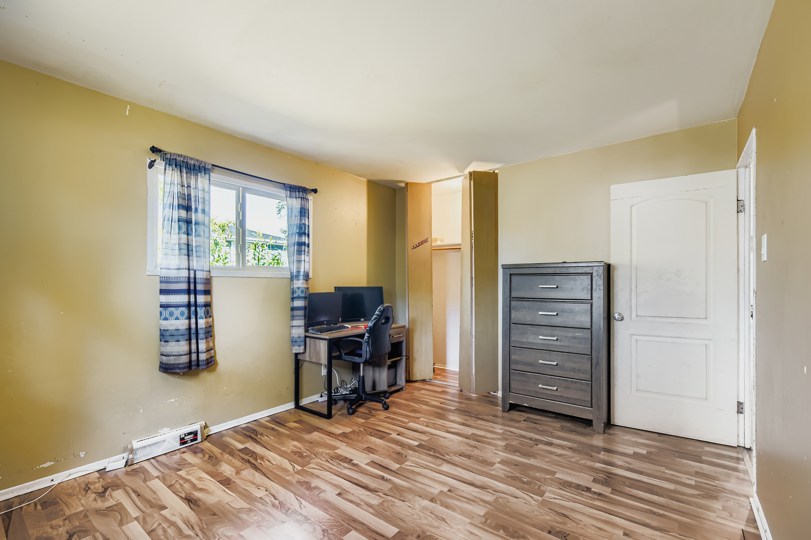 15235 Lawndale Avenue, Midlothian, IL 60445