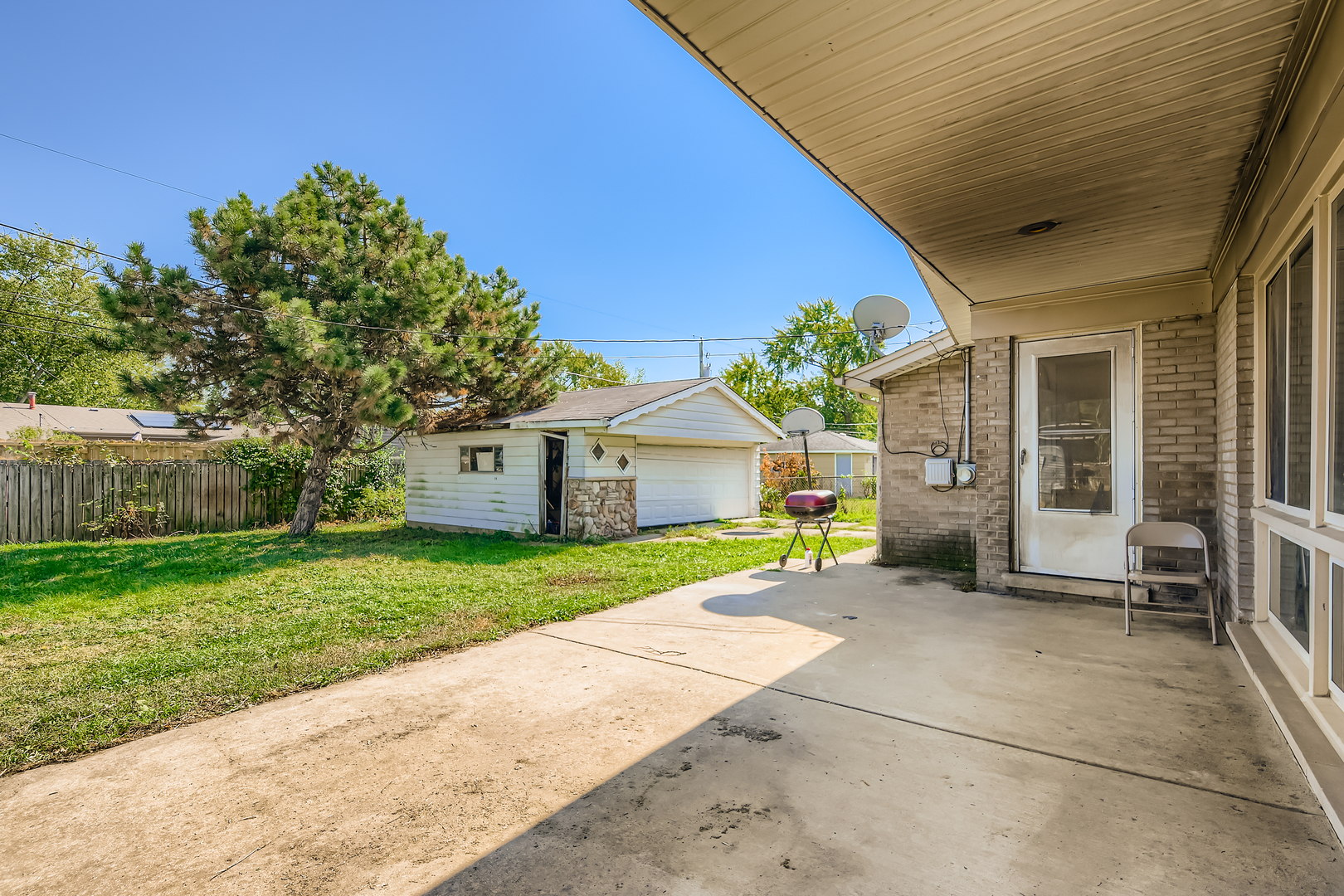 15235 Lawndale Avenue, Midlothian, IL 60445