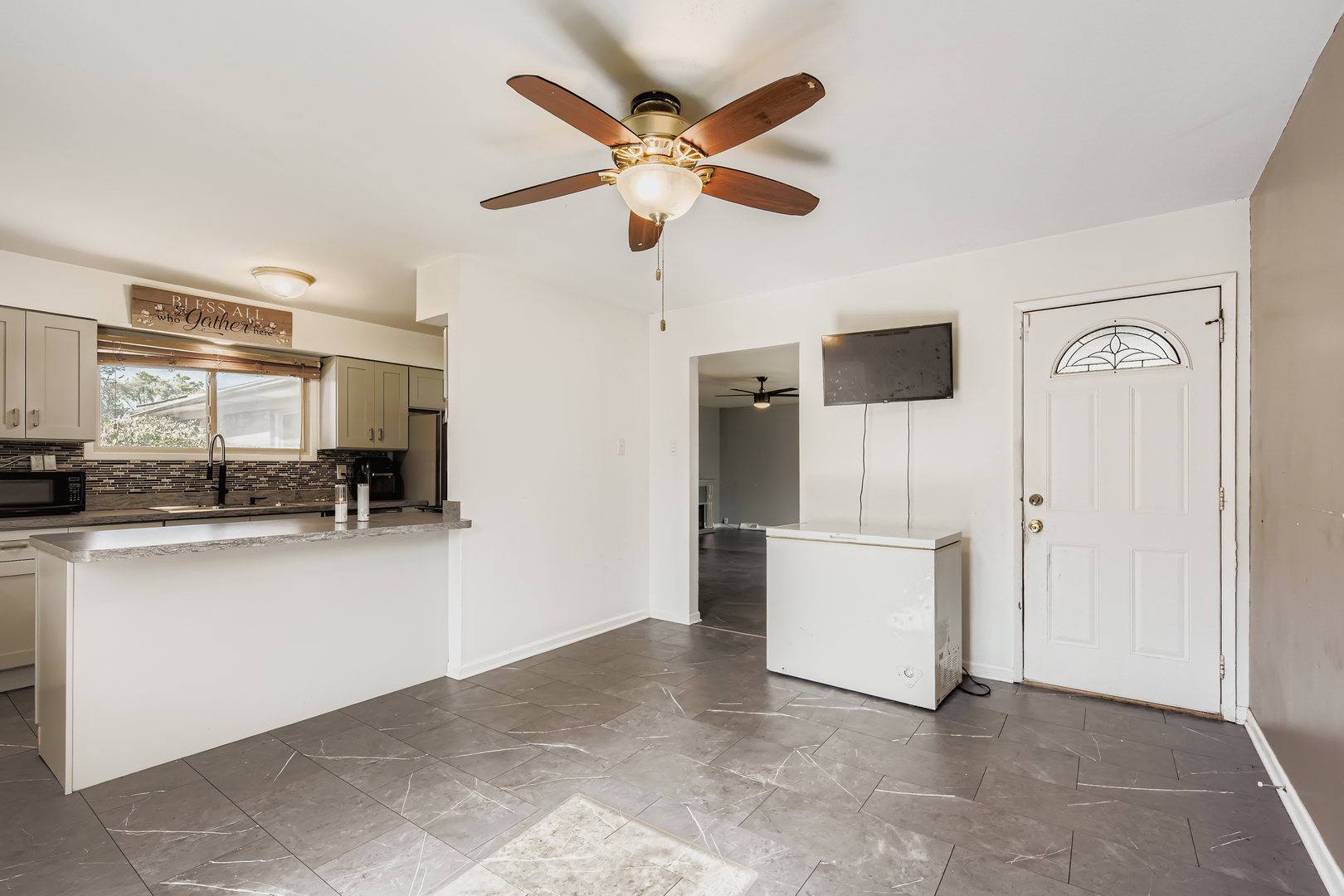 15235 Lawndale Avenue, Midlothian, IL 60445
