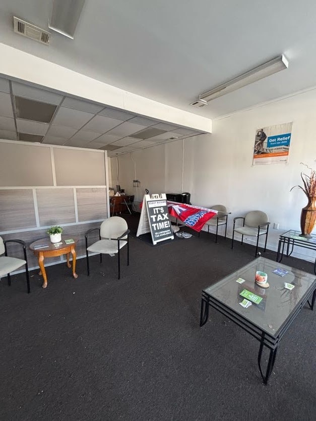 5523 W Chicago Avenue, Chicago, IL 60651