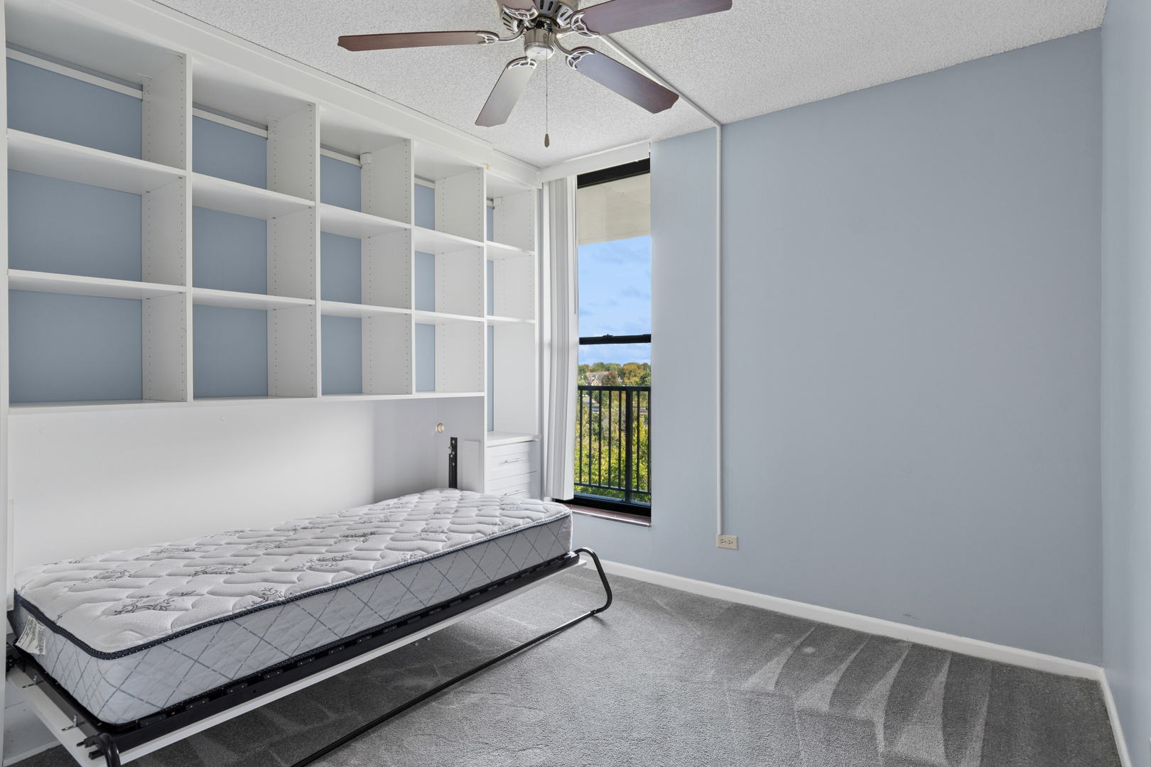 511 Aurora Avenue #509, Naperville, IL 60540