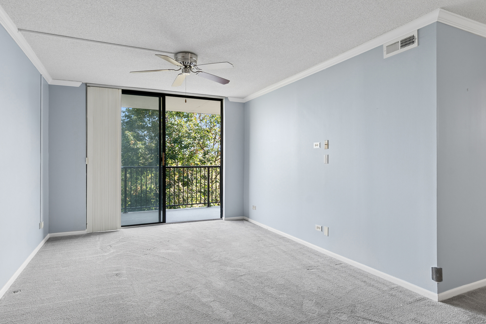 511 Aurora Avenue #509, Naperville, IL 60540