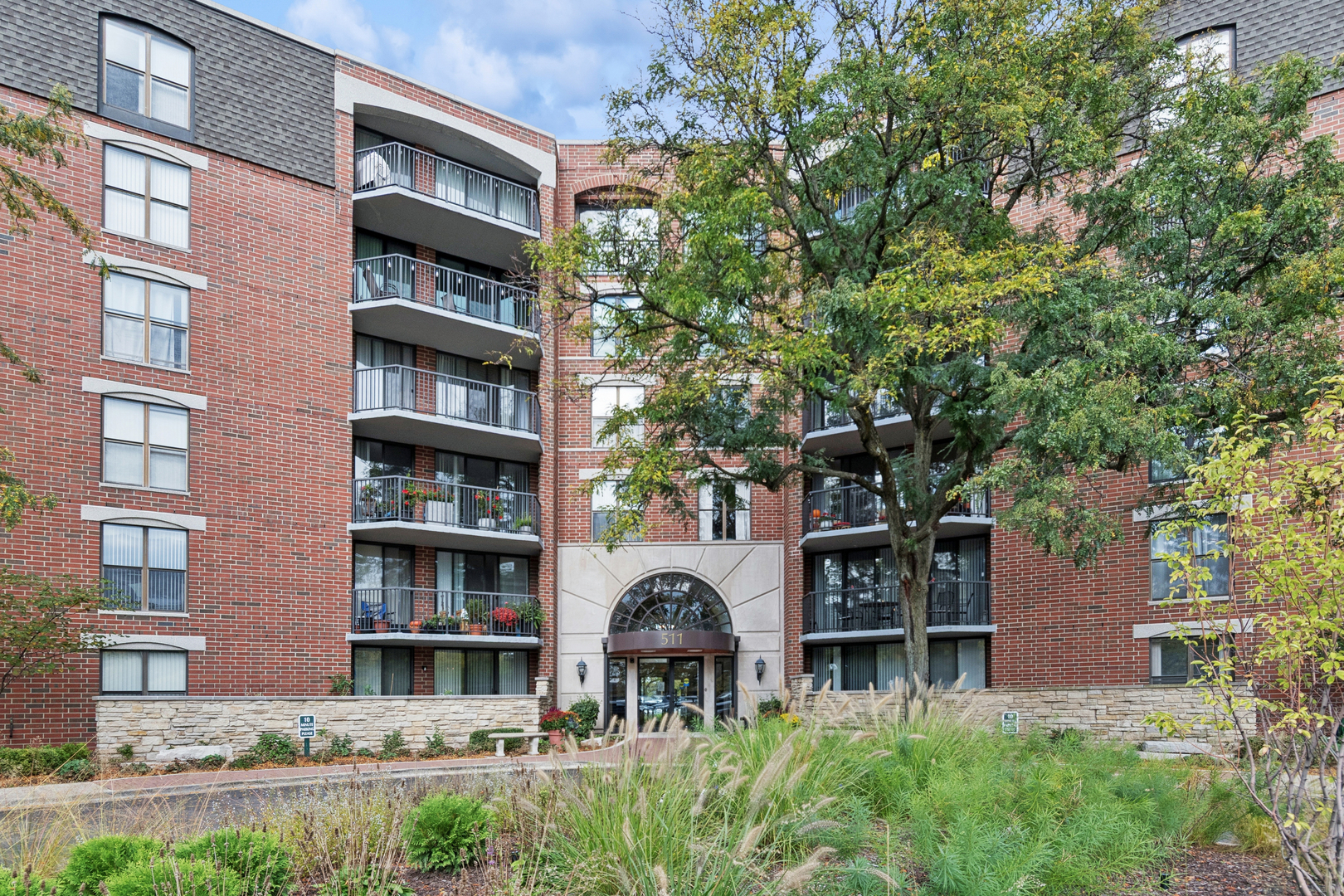 511 Aurora Avenue #509, Naperville, IL 60540