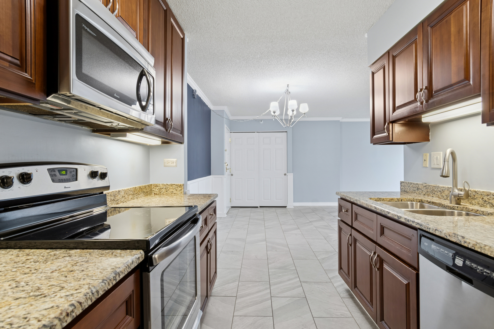 511 Aurora Avenue #509, Naperville, IL 60540