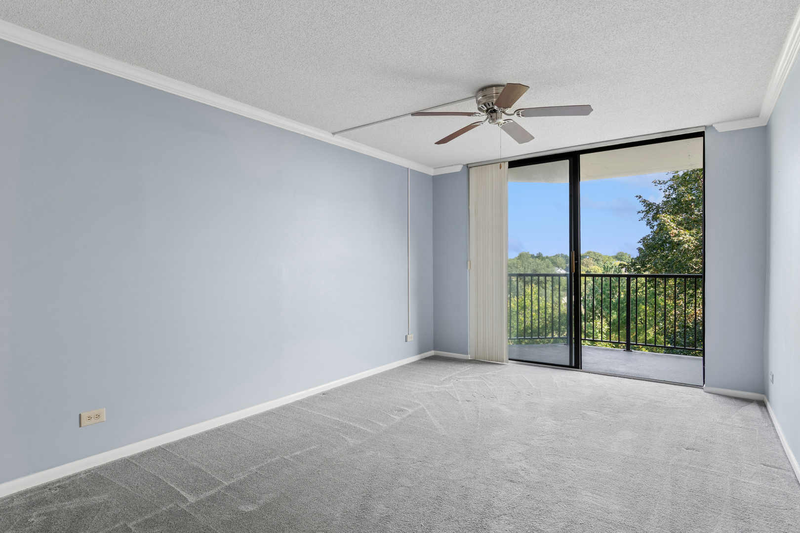 511 Aurora Avenue #509, Naperville, IL 60540