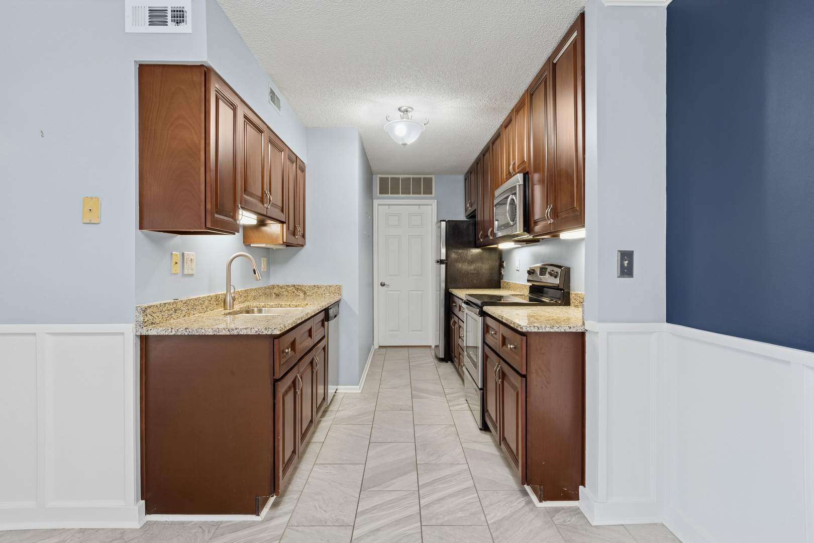 511 Aurora Avenue #509, Naperville, IL 60540