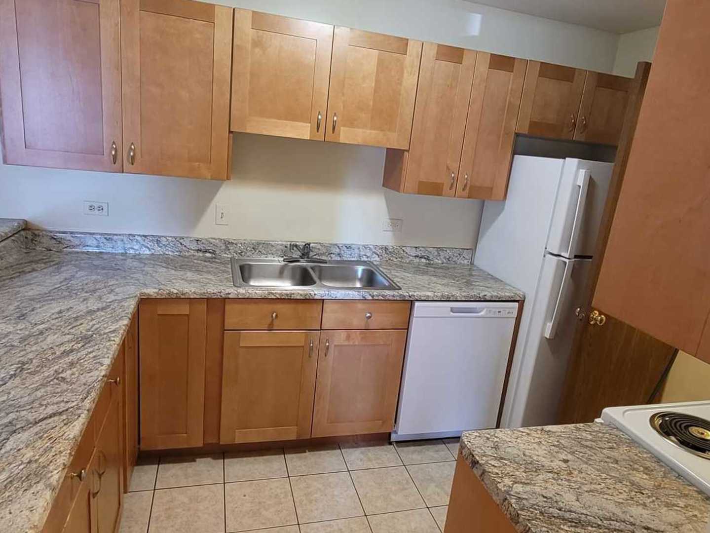 1345 Cunat Court #1A, Lake In The Hills, IL 60156