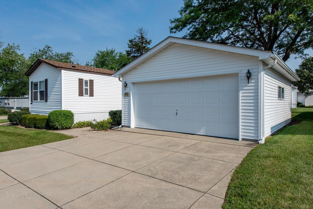 3188 Patricia Lane, Park City, IL 60085