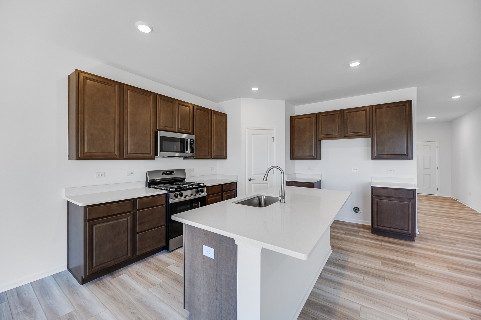 620 N. Sycamore Street, Hinckley, IL 60520