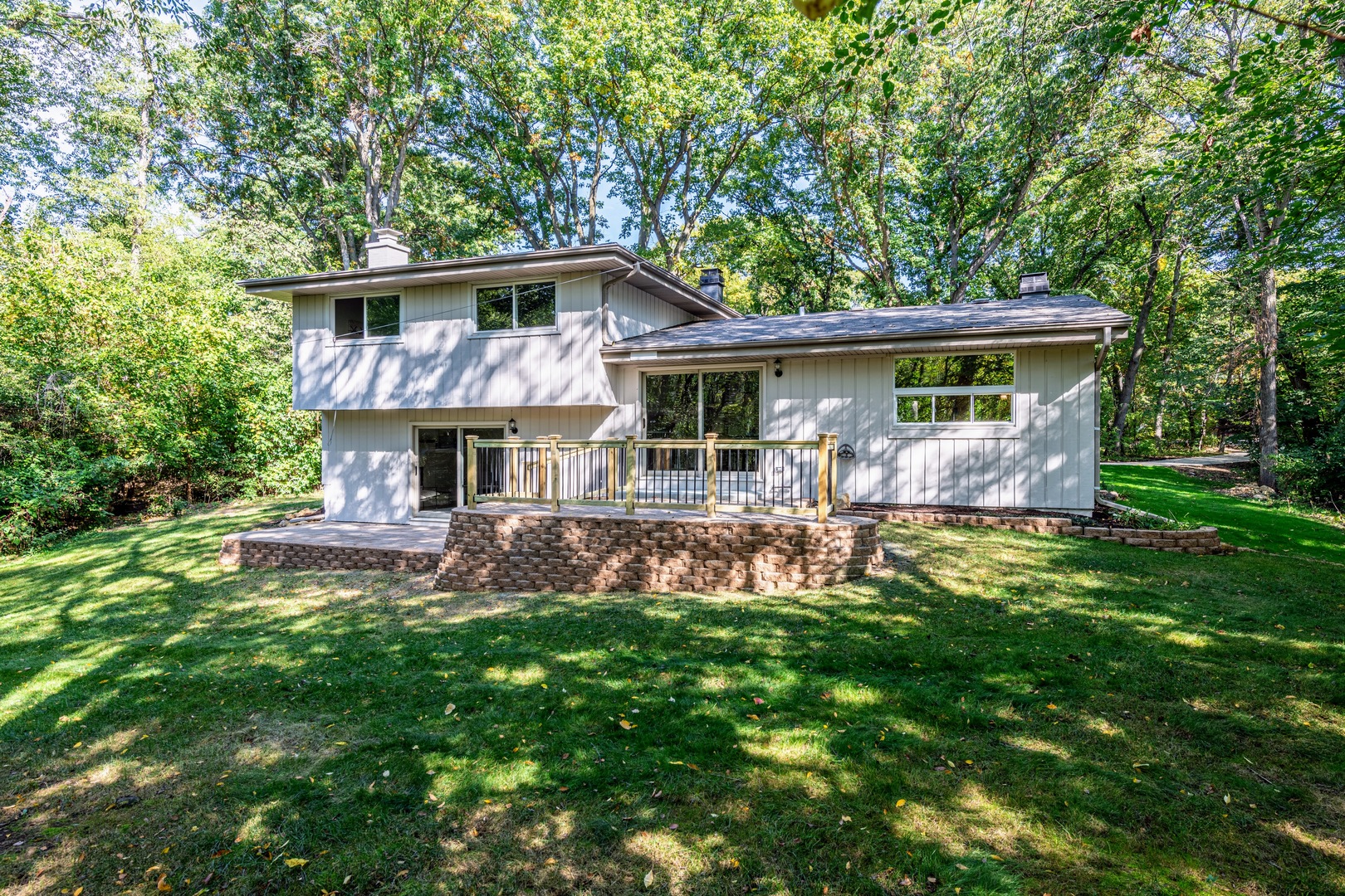 21W405 WALNUT Road, Glen Ellyn, IL 60137