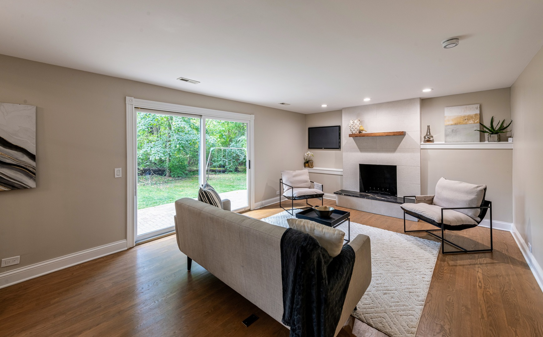 21W405 WALNUT Road, Glen Ellyn, IL 60137