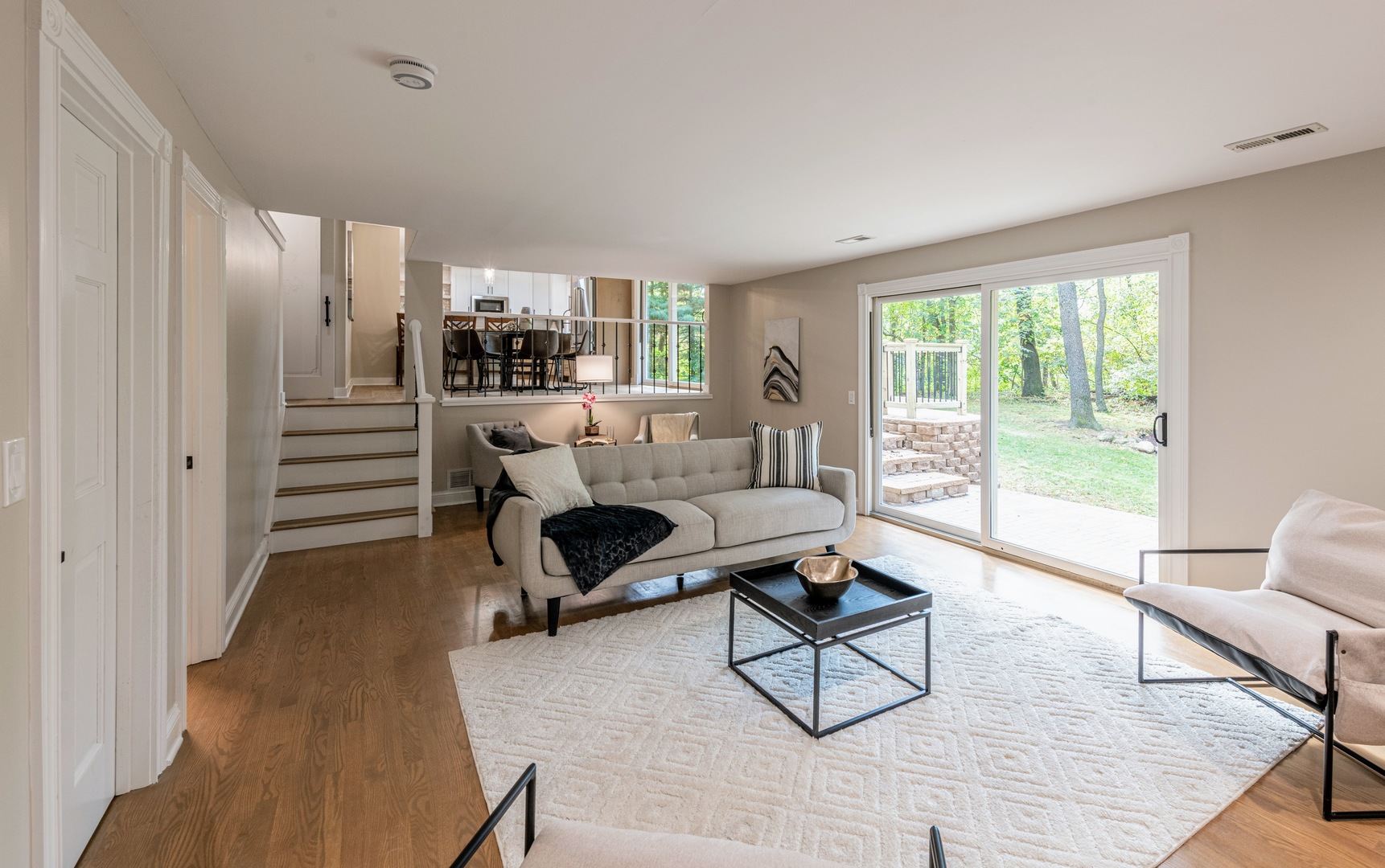 21W405 WALNUT Road, Glen Ellyn, IL 60137