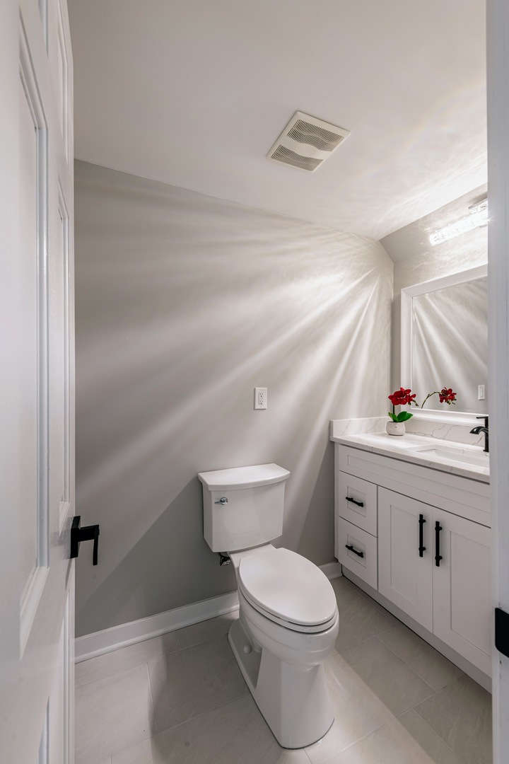 21W405 WALNUT Road, Glen Ellyn, IL 60137