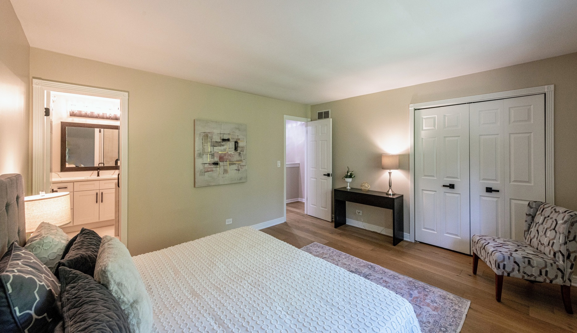 21W405 WALNUT Road, Glen Ellyn, IL 60137