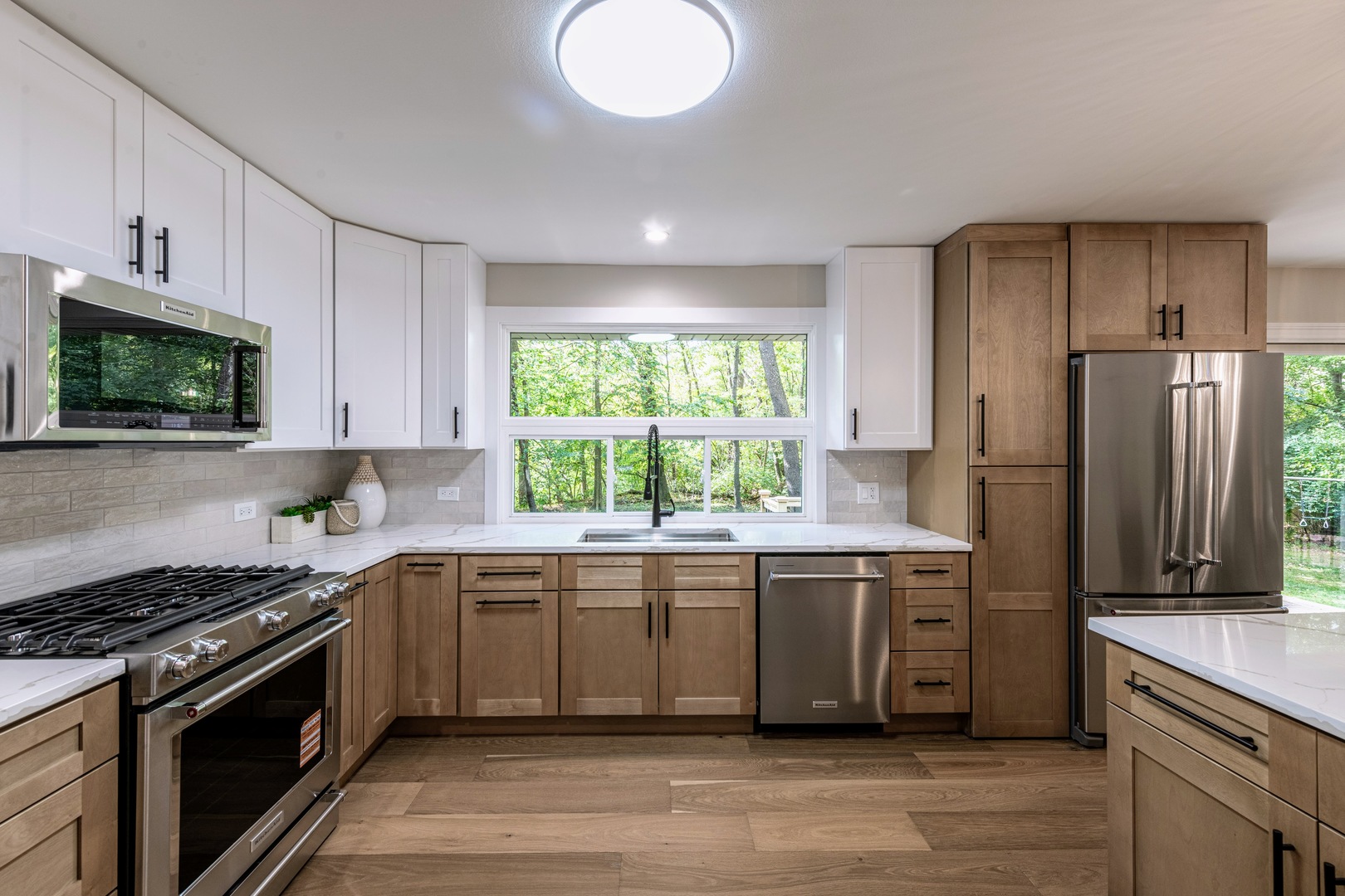 21W405 WALNUT Road, Glen Ellyn, IL 60137