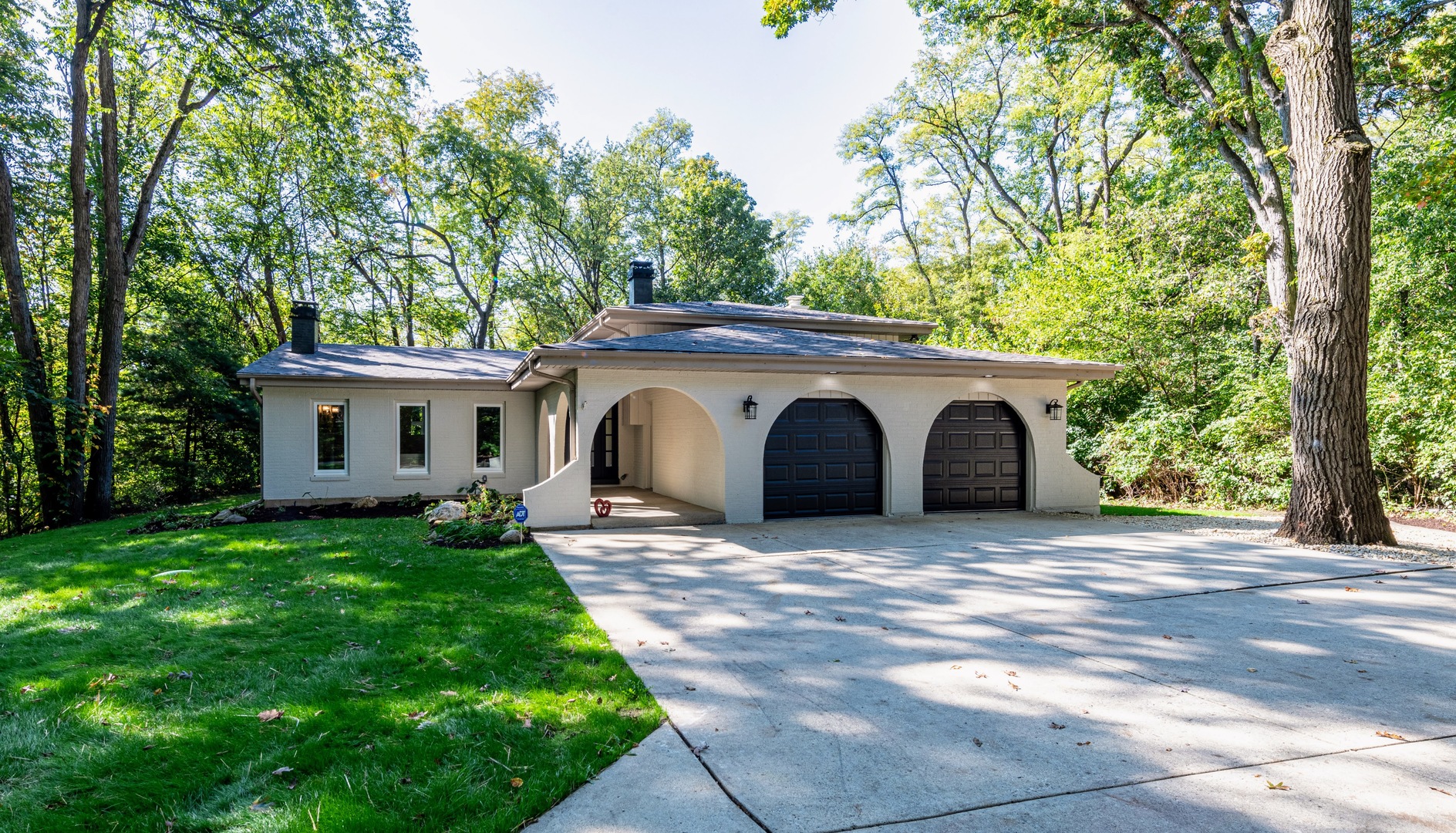 21W405 WALNUT Road, Glen Ellyn, IL 60137