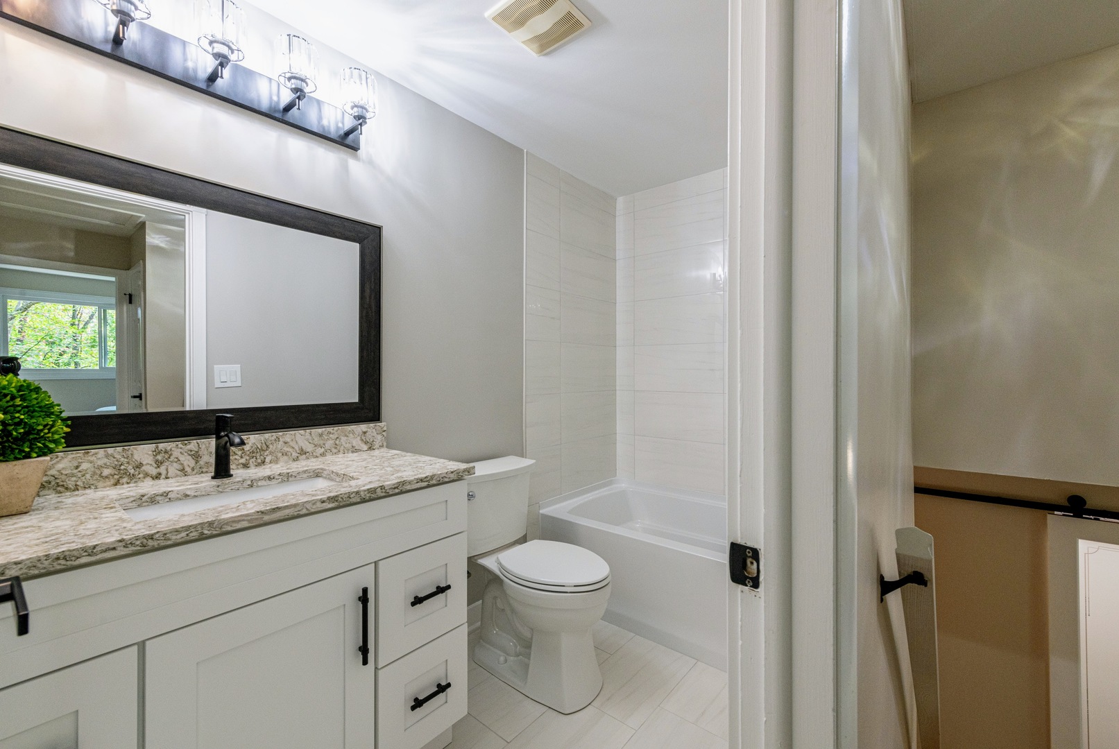 21W405 WALNUT Road, Glen Ellyn, IL 60137