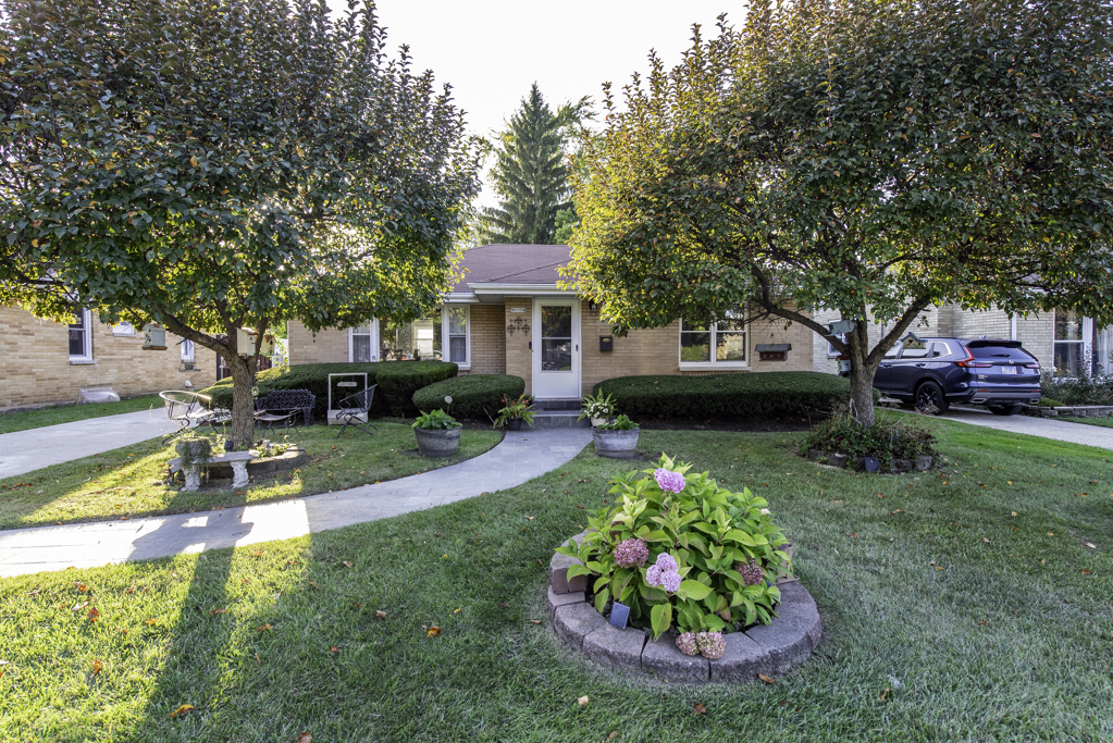 2232 Walnut Street, Waukegan, IL 60087