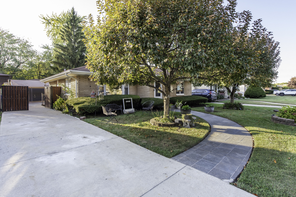 2232 Walnut Street, Waukegan, IL 60087