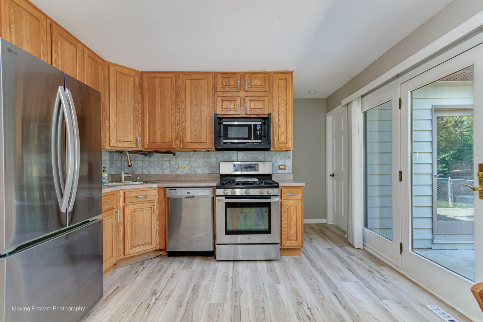 98 Glendale Road, Buffalo Grove, IL 60089
