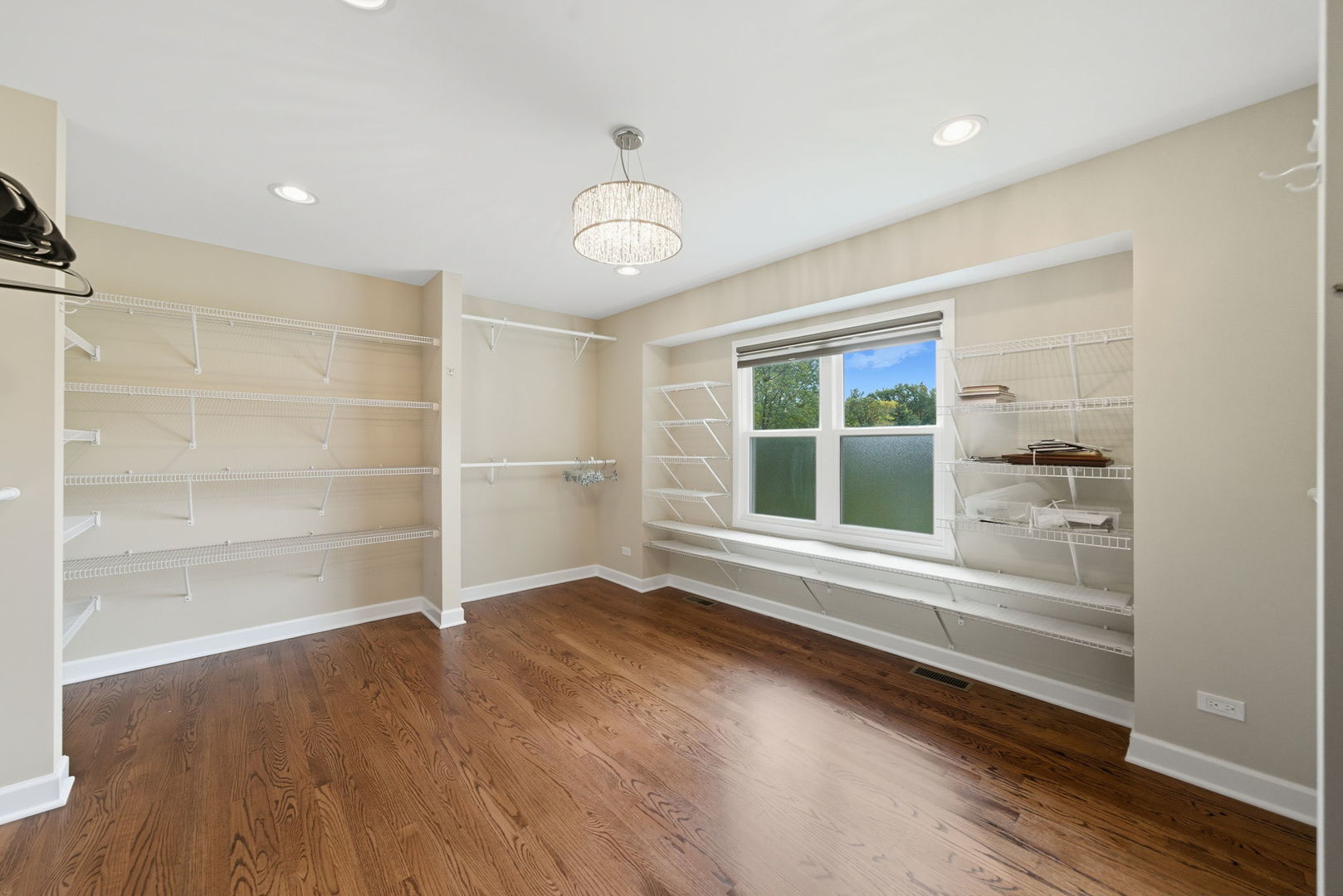 1545 Steeplechase Court, Green Oaks, IL 60048