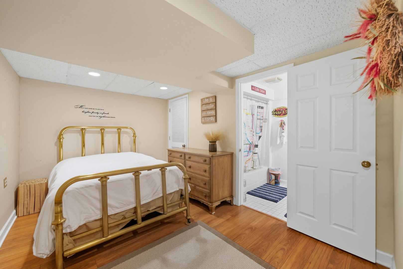 1545 Steeplechase Court, Green Oaks, IL 60048