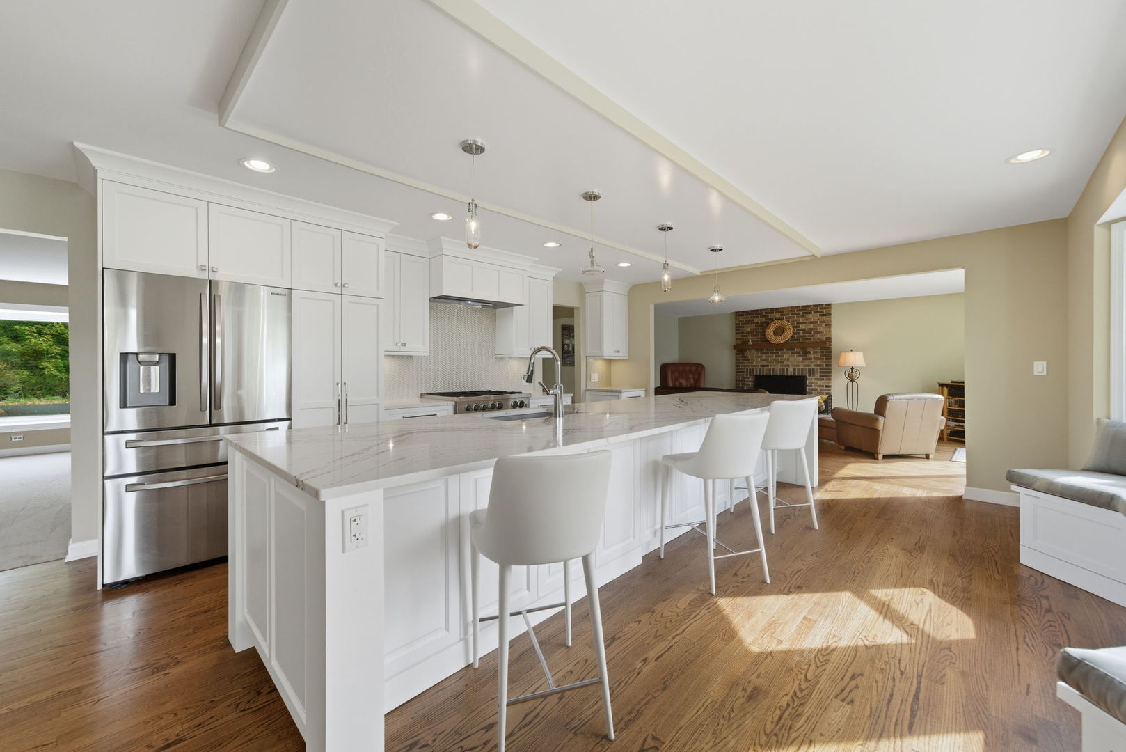 1545 Steeplechase Court, Green Oaks, IL 60048