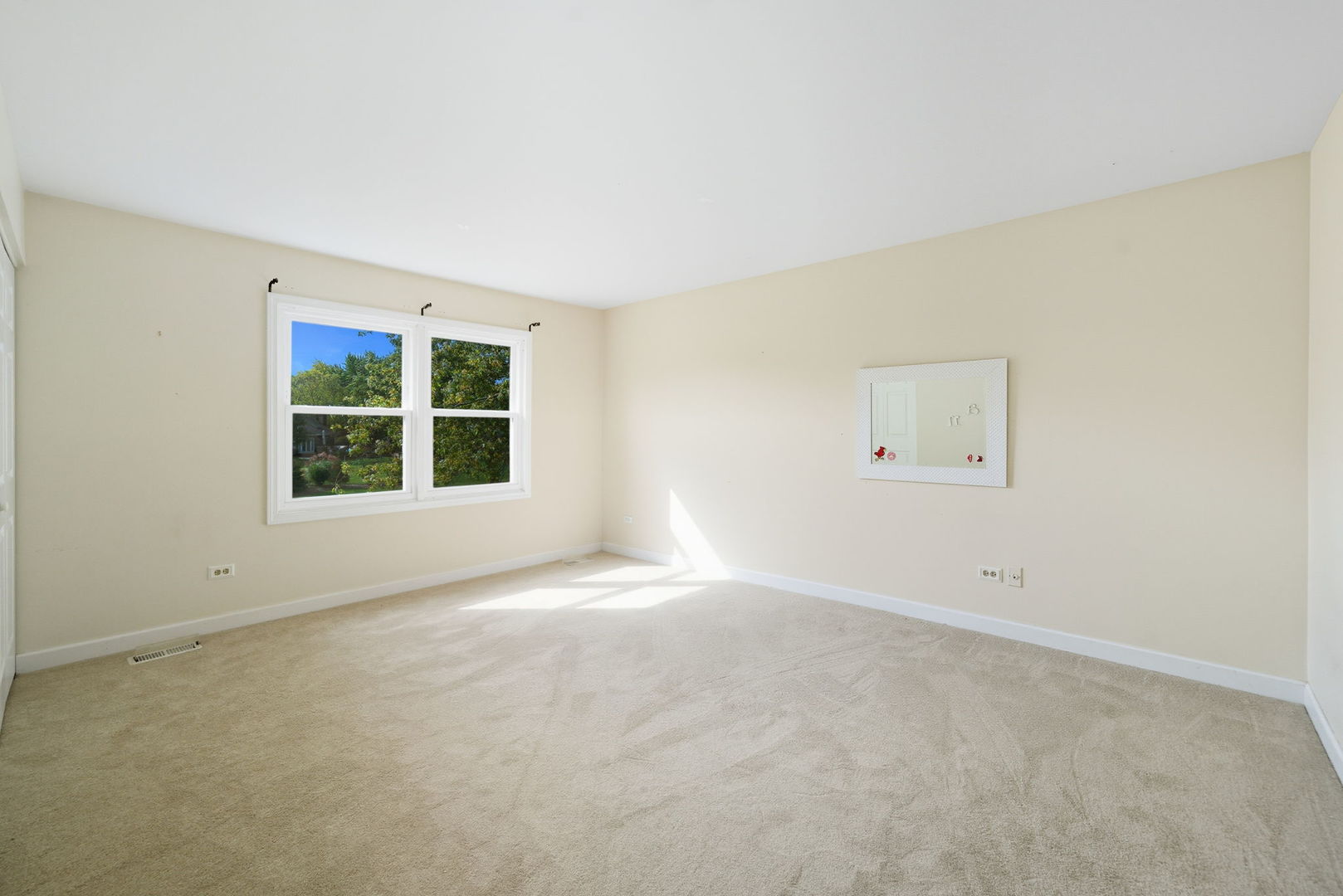 1545 Steeplechase Court, Green Oaks, IL 60048