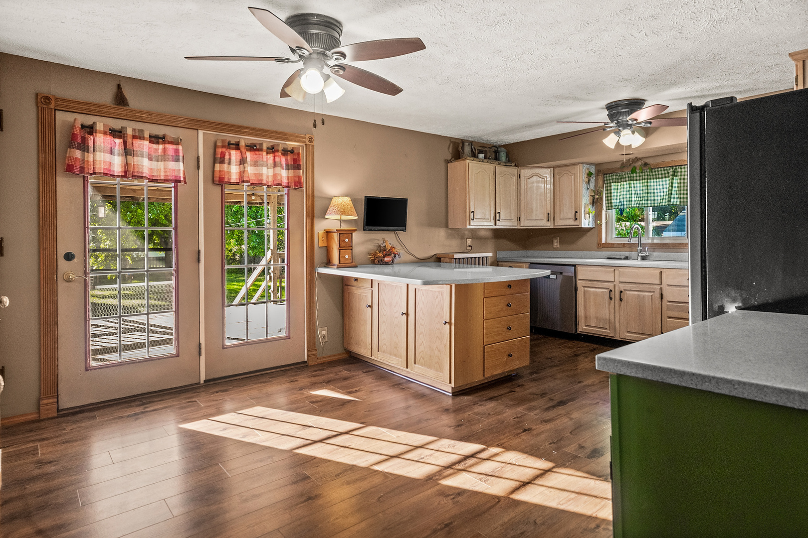 111 S Karr Street, Heyworth, IL 61745