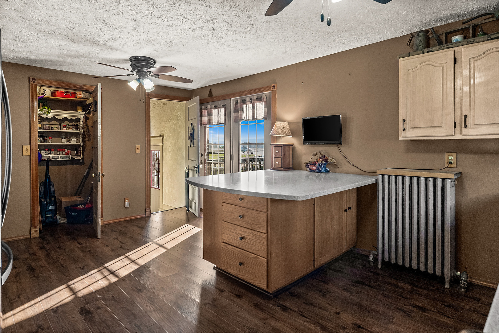 111 S Karr Street, Heyworth, IL 61745