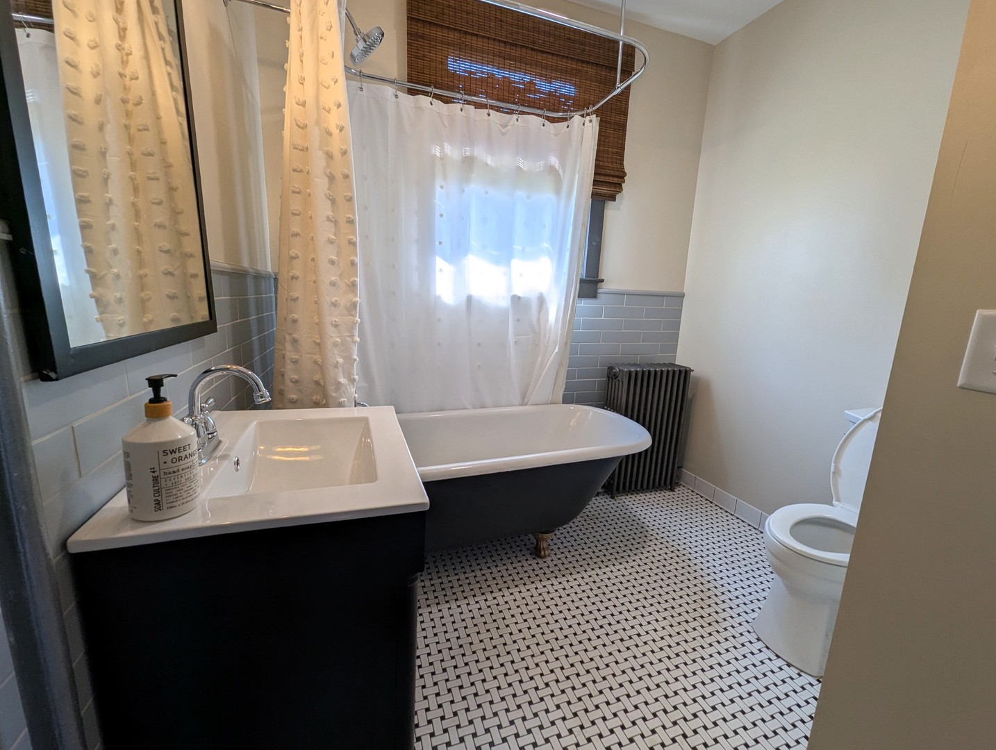 45 E Woodstock Street, Crystal Lake, IL 60014