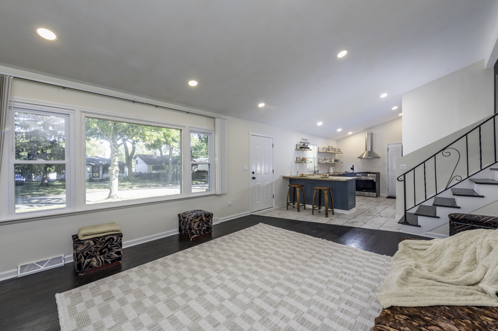 2212 Horeb Avenue, Zion, IL 60099