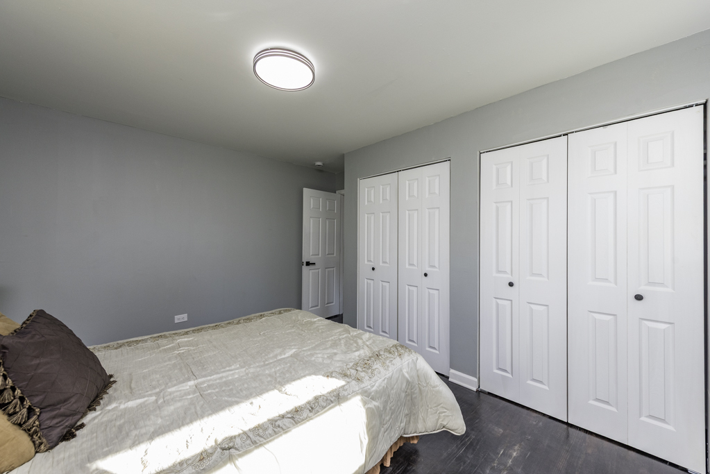 2212 Horeb Avenue, Zion, IL 60099