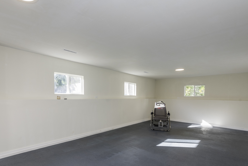 2212 Horeb Avenue, Zion, IL 60099