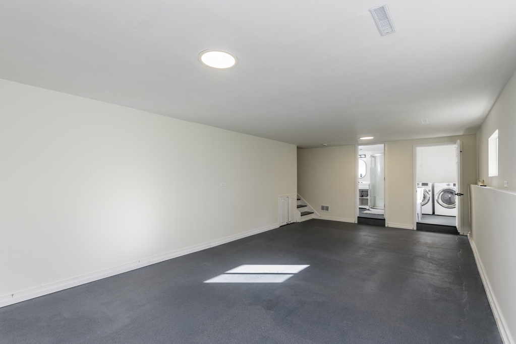 2212 Horeb Avenue, Zion, IL 60099