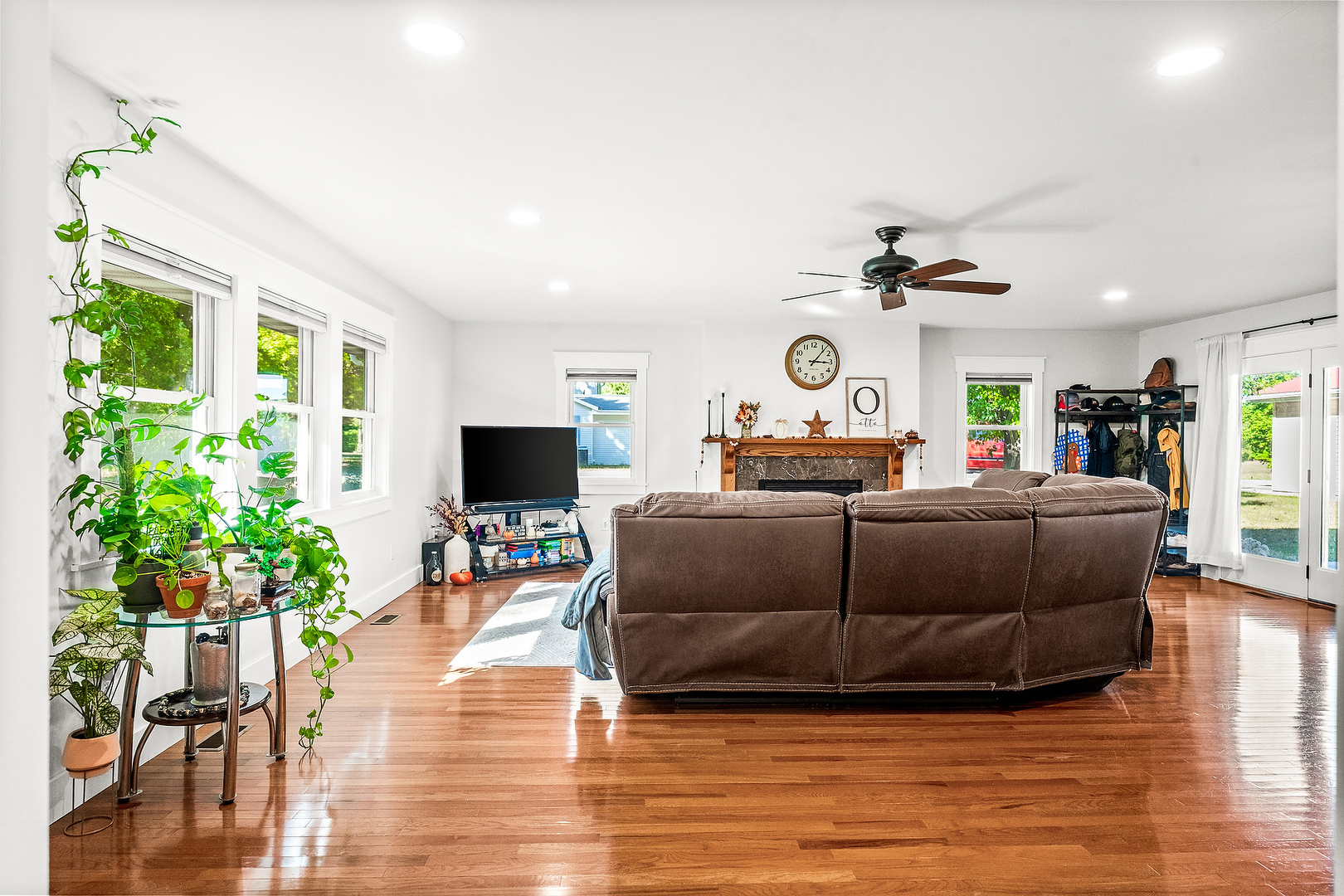 14345 N 900 East Road, Bloomington, IL 61705