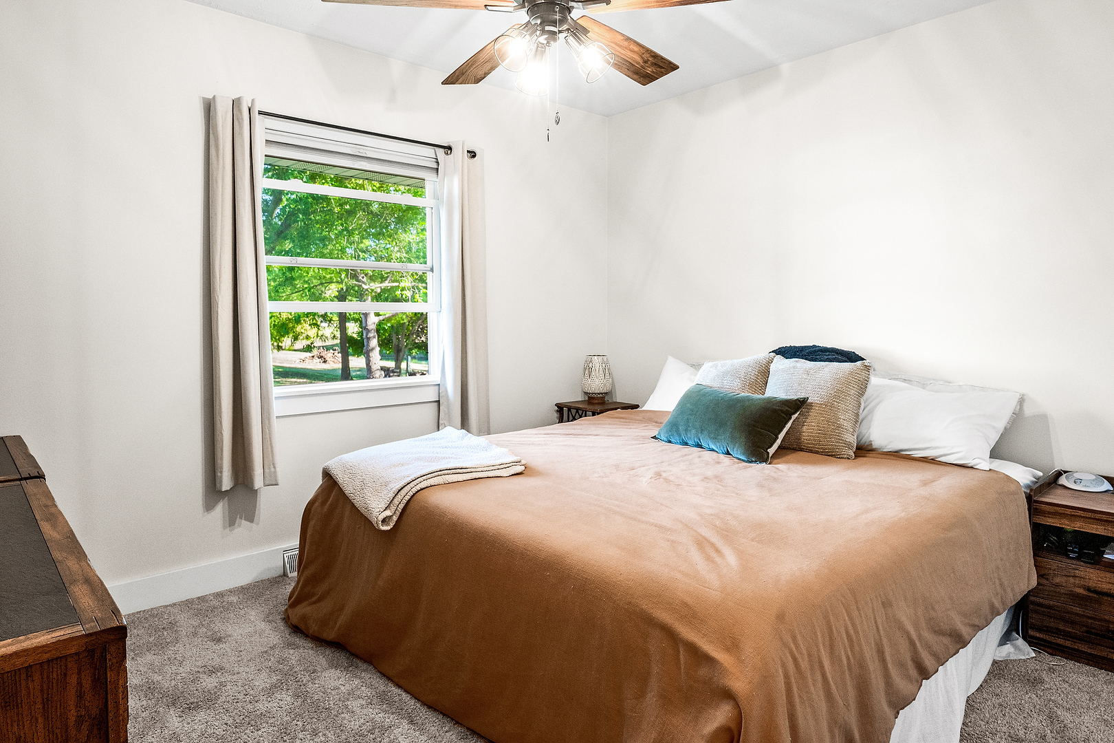 14345 N 900 East Road, Bloomington, IL 61705