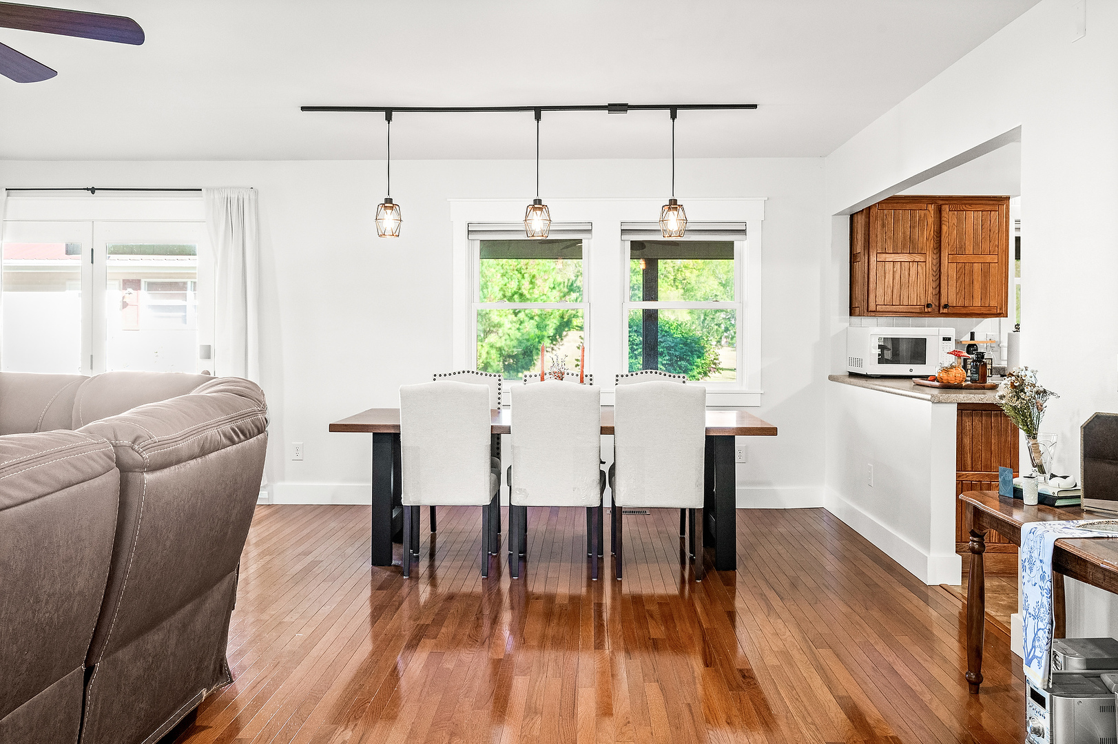 14345 N 900 East Road, Bloomington, IL 61705