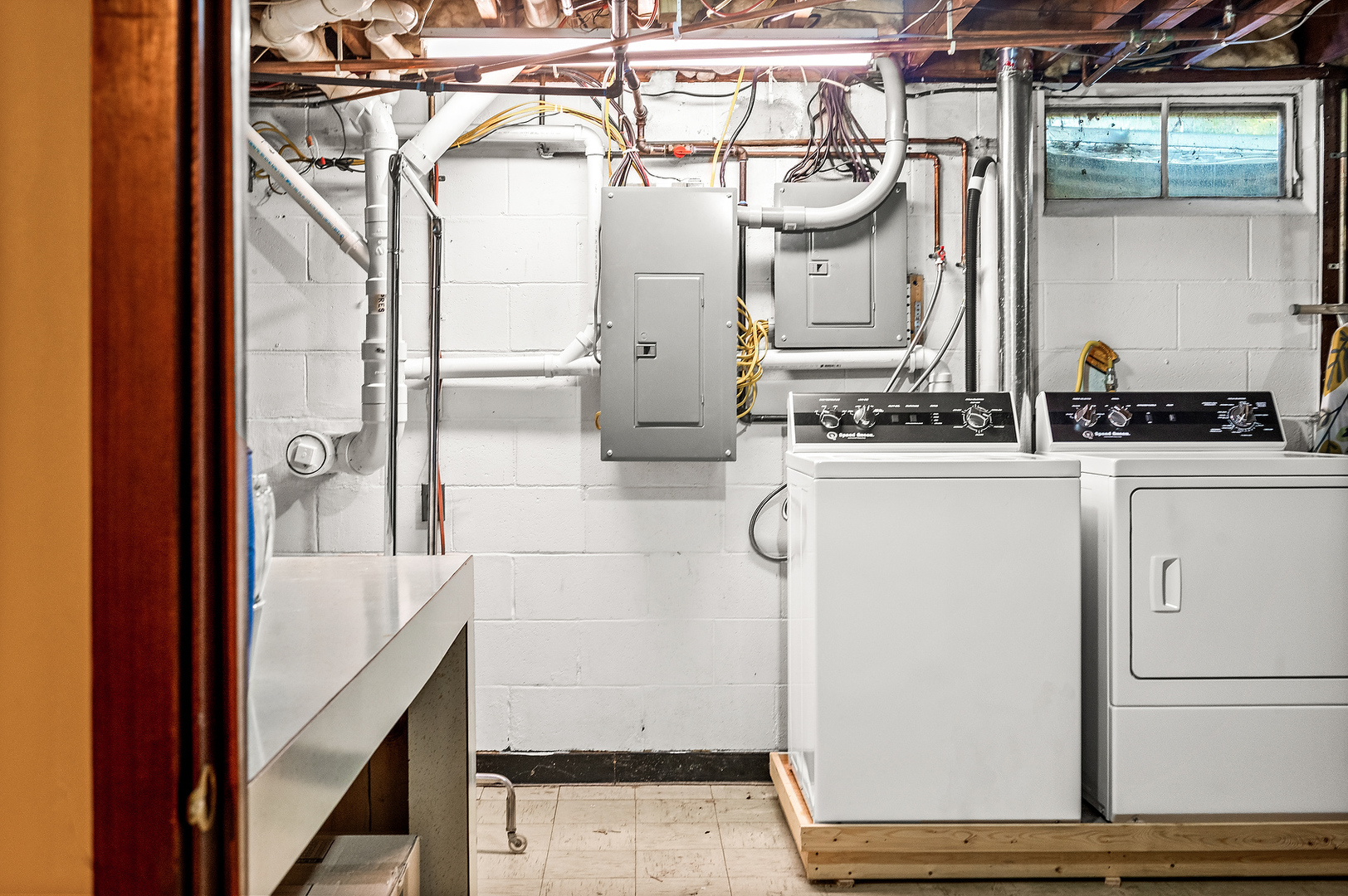 14345 N 900 East Road, Bloomington, IL 61705