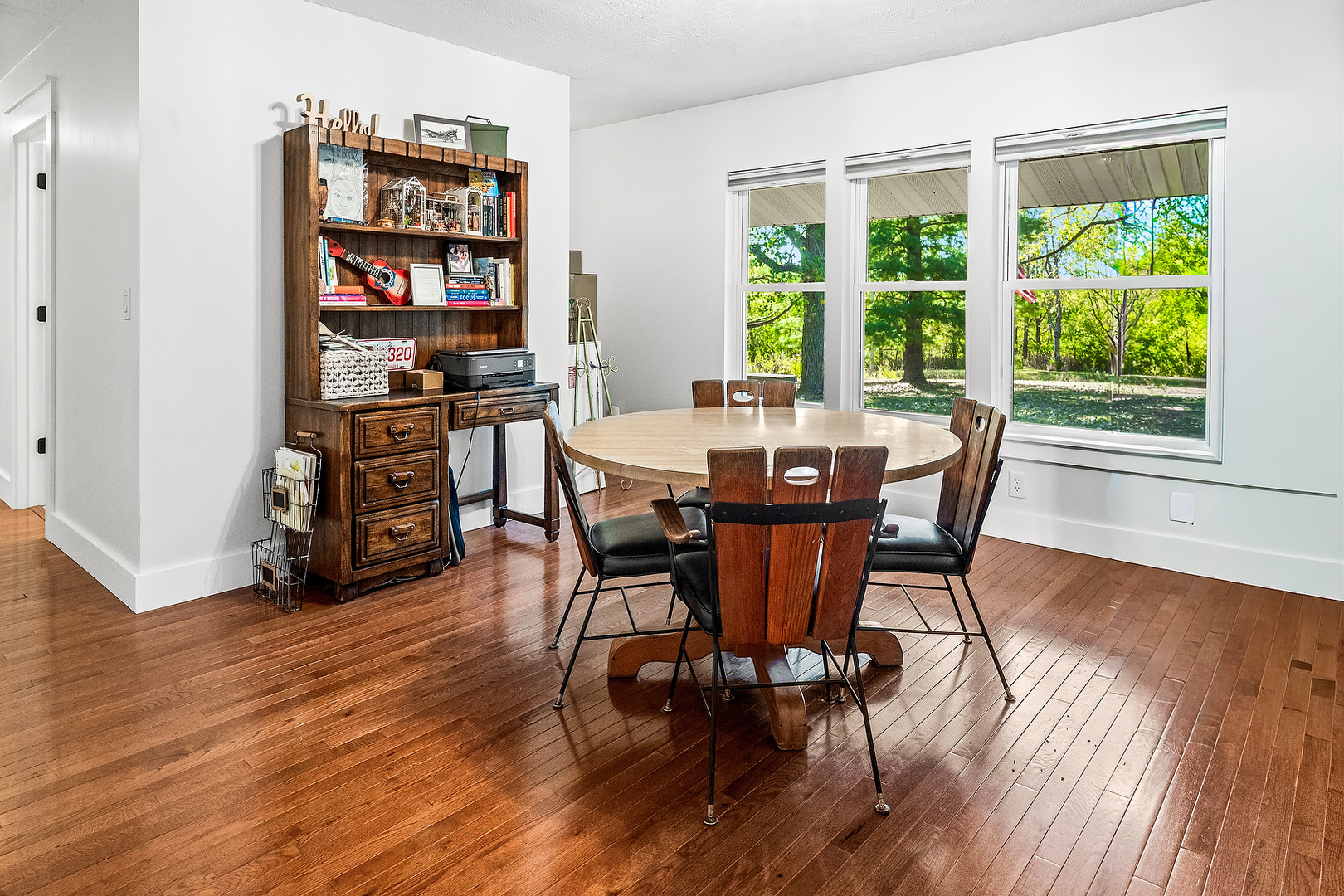 14345 N 900 East Road, Bloomington, IL 61705