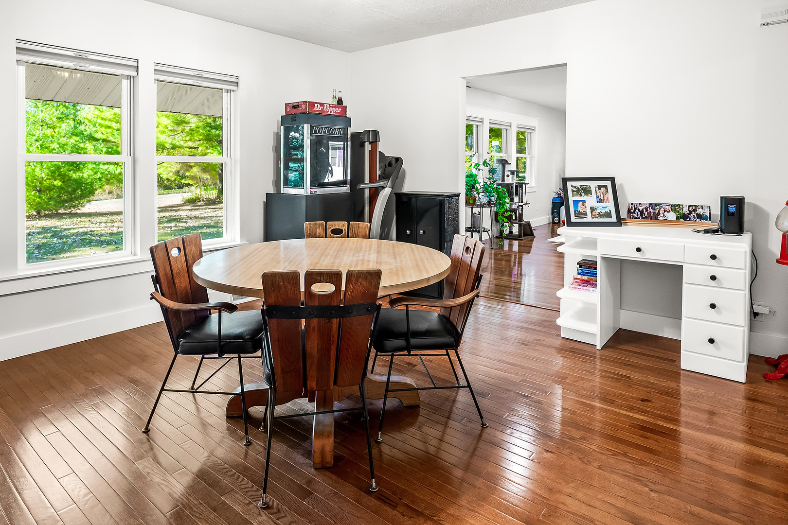 14345 N 900 East Road, Bloomington, IL 61705