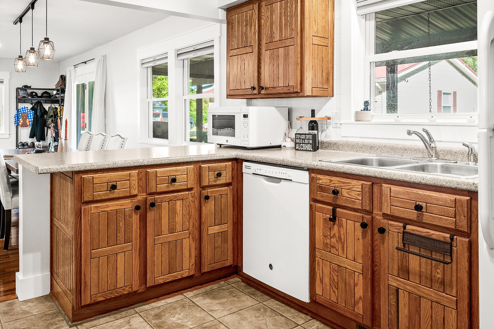 14345 N 900 East Road, Bloomington, IL 61705