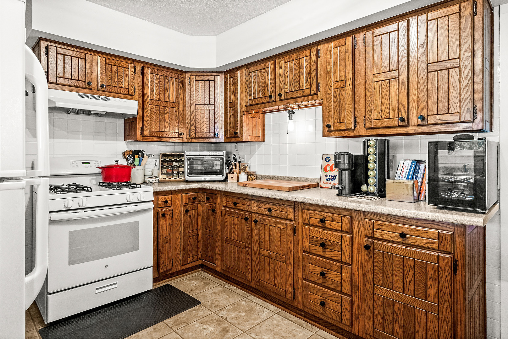 14345 N 900 East Road, Bloomington, IL 61705