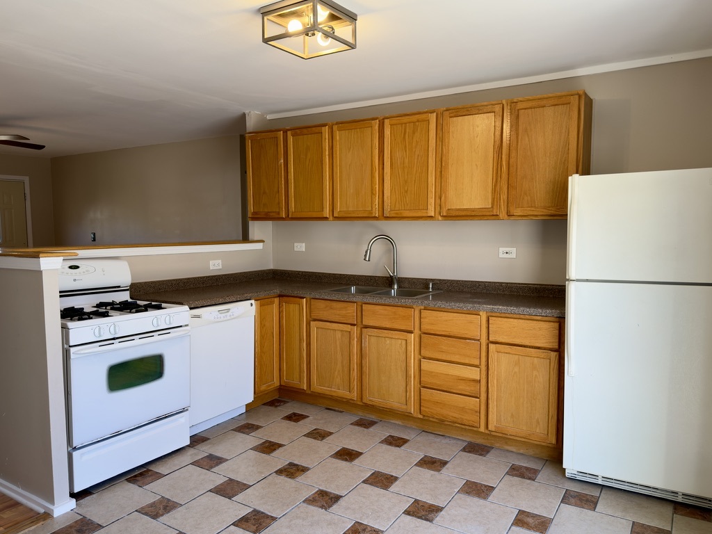 434 Montrose Drive, Romeoville, IL 60446