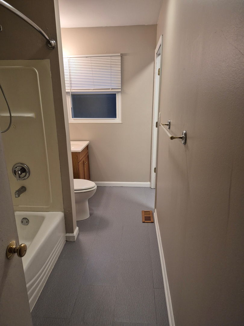 434 Montrose Drive, Romeoville, IL 60446