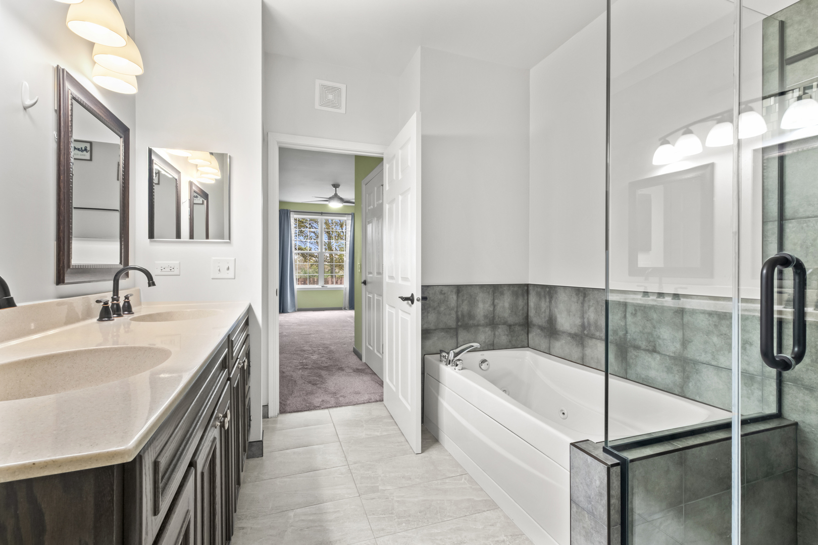 8217 Concord Lane #B, Justice, IL 60458