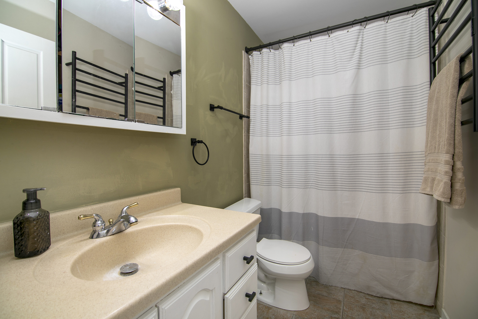 5340 Crescent Lane #C, Oak Forest, IL 60452